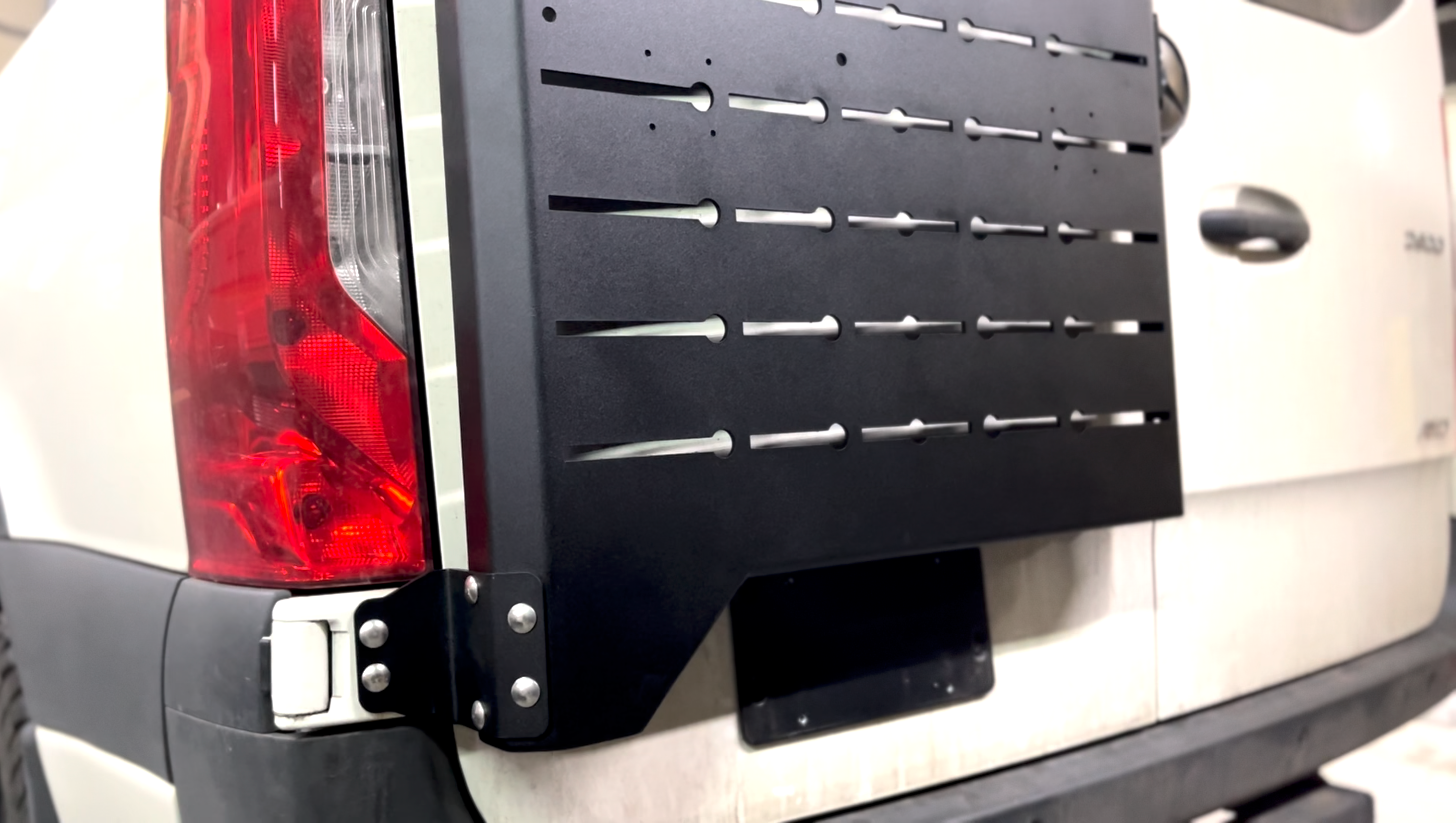 Avatar Offroad | Sir Packs-a-lot Sprinter Storage Mounting Solution