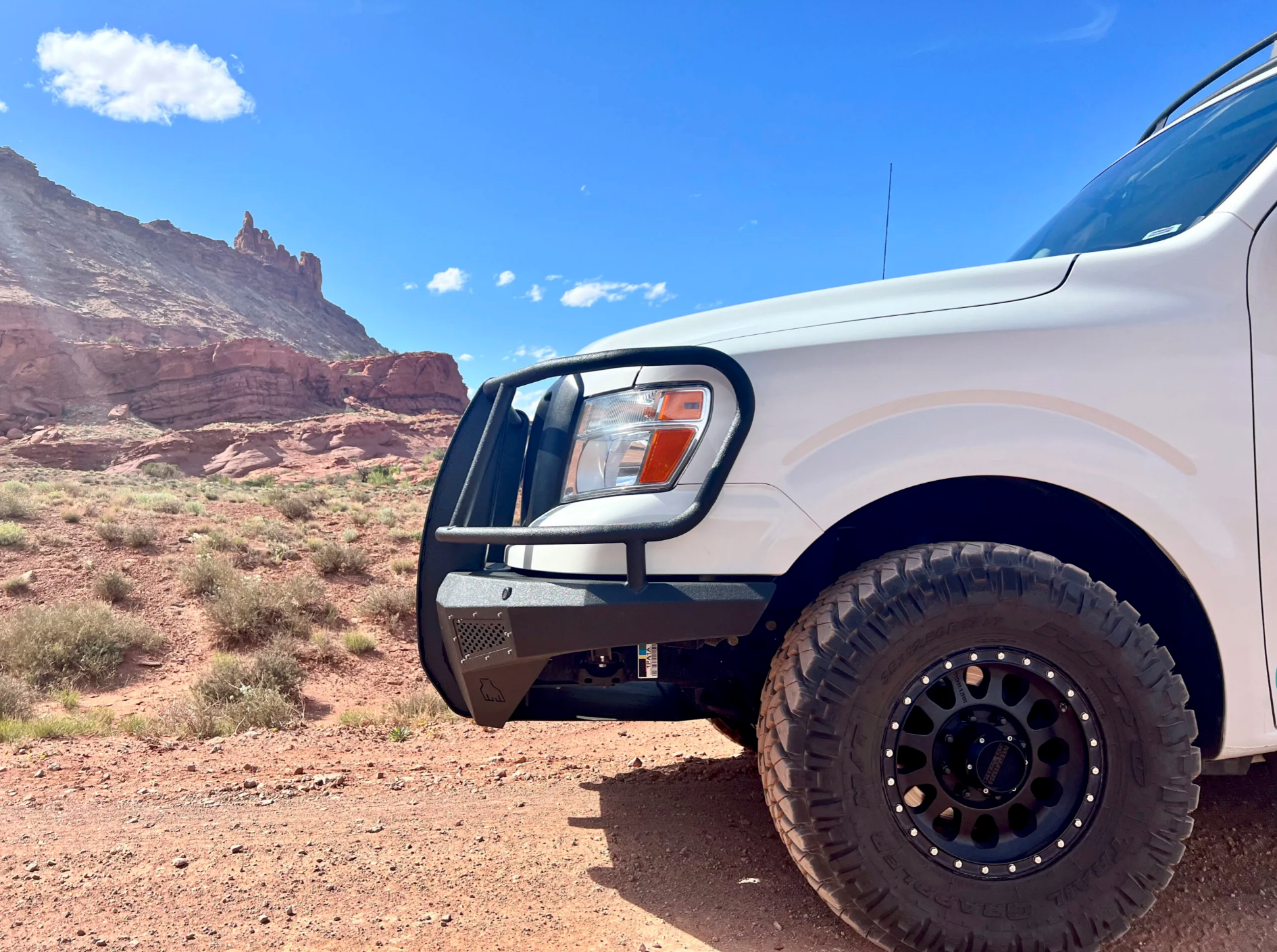 NV3500 Pioneer Winch Front Bumper 12k