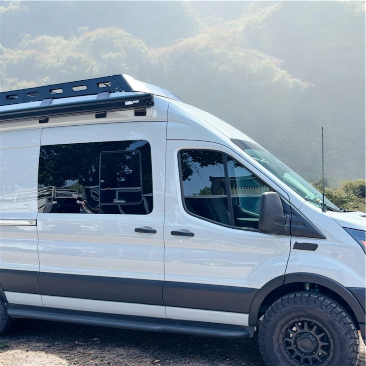 Ford_Transit_van_side_steps