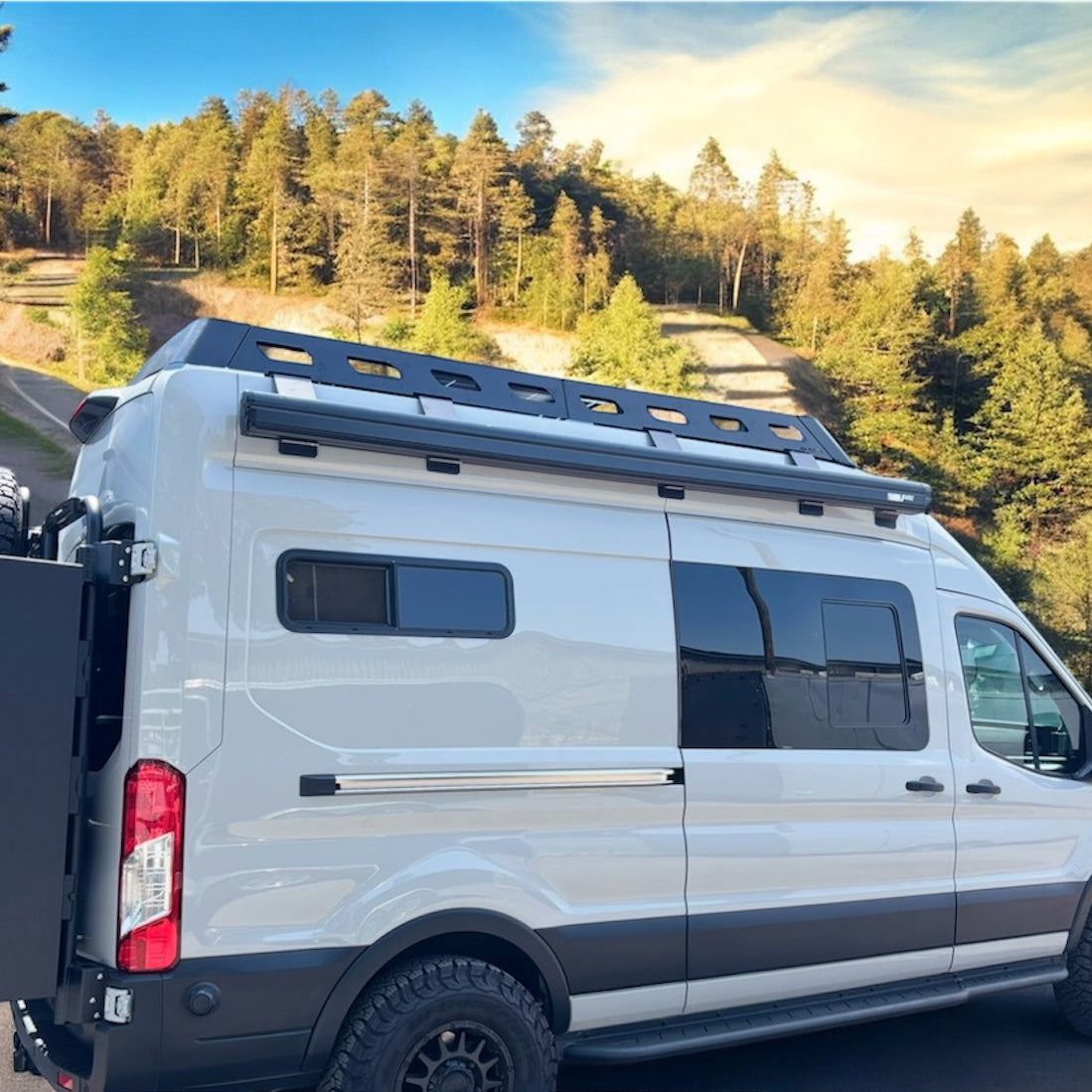 Ford_Transit_van_side_steps