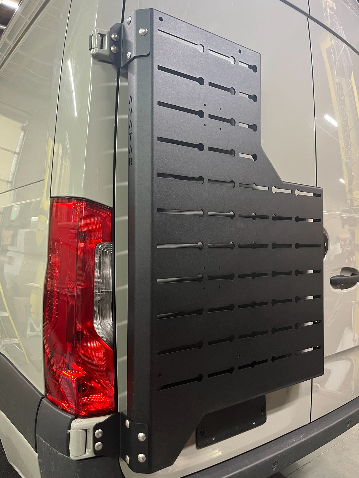 Sprinter Massif – Rear Door Storage Mounting System